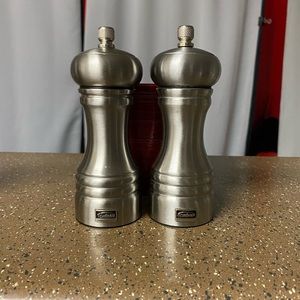 Trudeau Professional 6" Salt and Pepper Mill Set